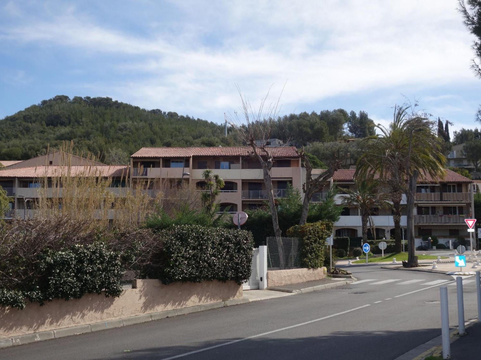 Apartment Les Aigues Marines-62 By Interhome Saint-Cyr-sur-Mer Exterior photo